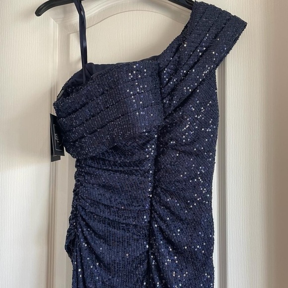 Nwt Ieena for Mac Duggal One Shoulder Ruched Sequined Gown in Midnight - Picture 10 of 15